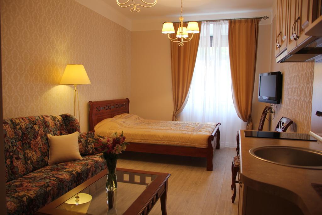 Vilnius Symphony Apartments Room photo